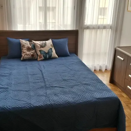 Amathus Beach #10 Apartman *